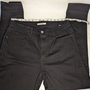 High Waisted Levi 721 Skinny Jeans (black)